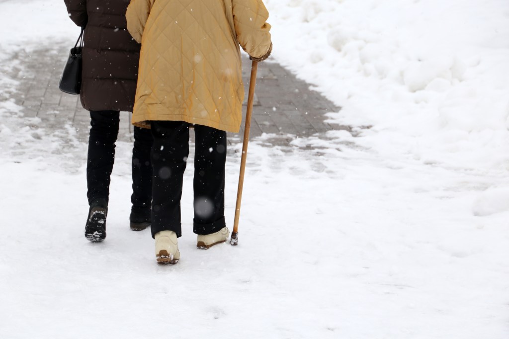 Staying Active Indoors: Engaging Winter Activities for Families Facing&nbsp;Alzheimer’s